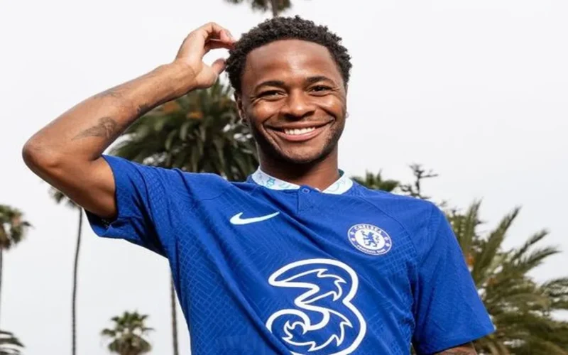 صفقة مجانية.. رحيم ستيرلينج ينتقل إلى صفوف فينورد الهولندي في تجربة جديدة